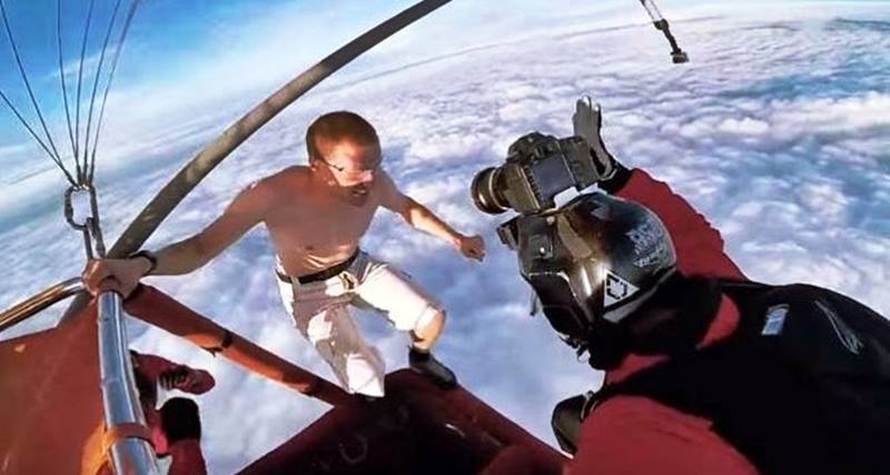 Je li ovo najveća ludost ikad: Skočio je iz balona bez padobrana (VIDEO)