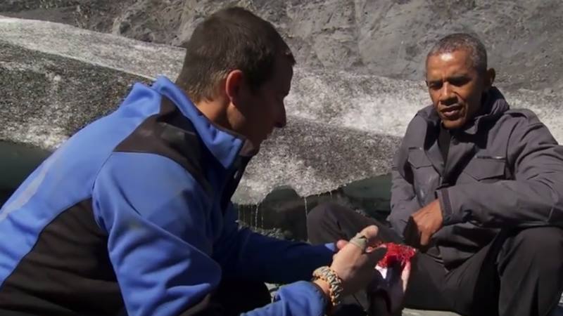 Avanturista ga uči tehnike preživljavanja: Obama i Grylls u emisiji "Running Wild with Bear Grylls" (VIDEO)