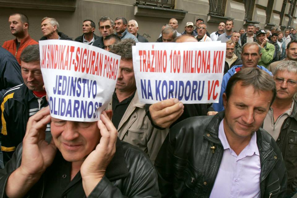 Protest radnika Hidrogradnje pred zgradom Vlade FBiH