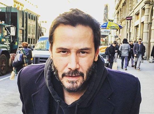 Dirljiva poruka Keanu Reevesa postala hit na Facebooku: Vidite li ove ljude iza mene?