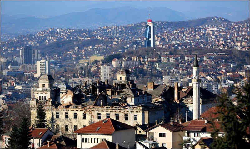 Revolveraš koji je ranio sina Amara Šljive i dalje u bijegu