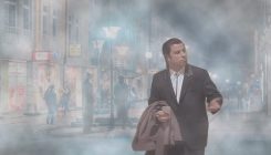 John Travolta posjetio centar Tuzle: Nema ovdje nikoga? (GIF)