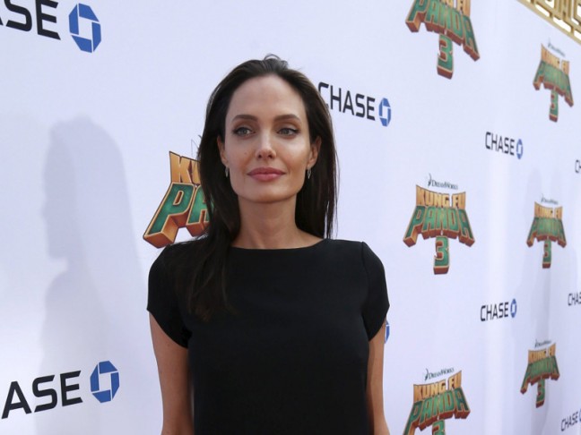 Angelina Jolie preuzela troškove školovanja 12 djece iz iste porodice u Kambodži