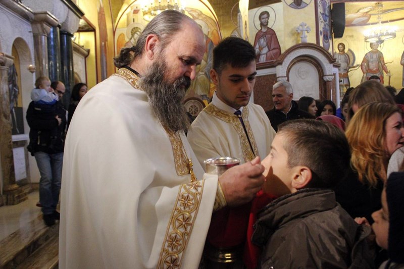 Pravoslavni vjernici širom svijeta danas slave Božić