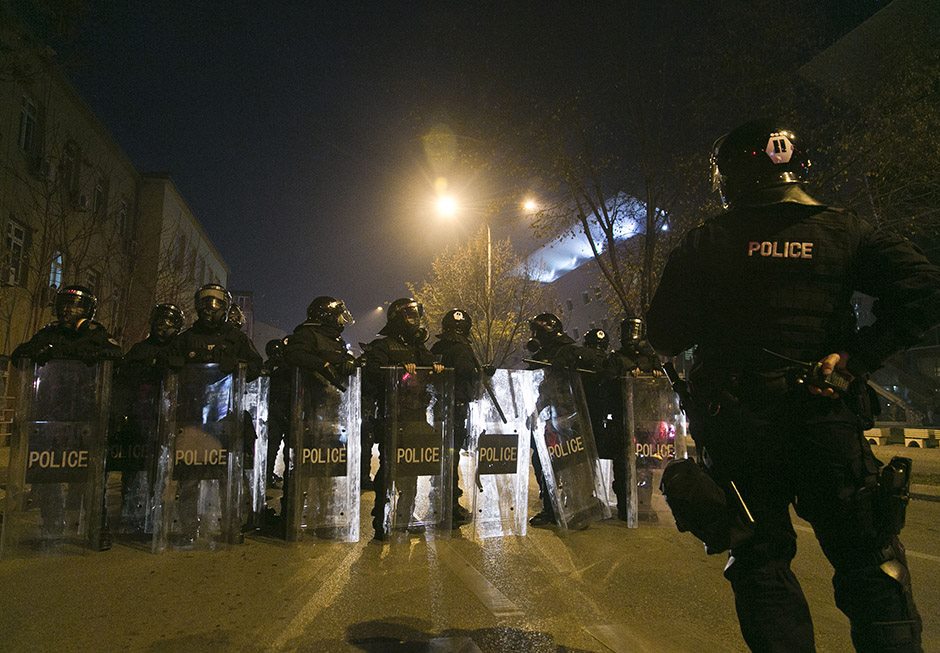 Bilans sukoba u Prištini: Povređeno 10 policajaca, dva novinara, uhapšena 24 demonstranta