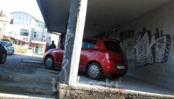 Tuzla: Bahato parkiranje ispred Službe za zapošljavanje TK (FOTO)