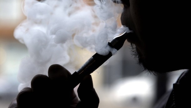 Njemačka: E-cigareta mu eksplodirala u lice i izbila mu zube