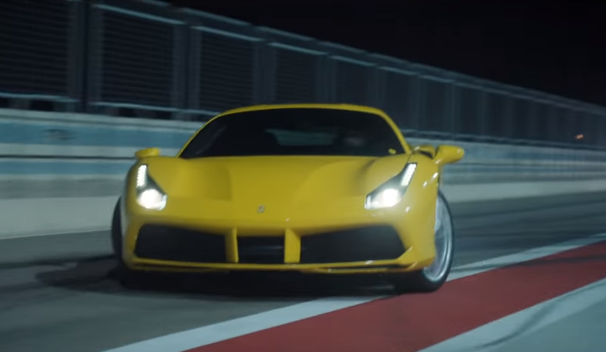 Ferrari 488 GTB u divljem driftu stazom u Barceloni (VIDEO)