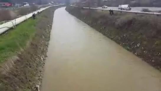 Tuzla: Iz rijeke Jala izvučeno beživotno tijelo ženske osobe (VIDEO)