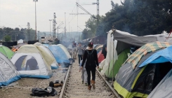 Na grčko-makedonskoj granici: Život u izbjegličkom kampu u Idomeniju postaje podnošljiviji (FOTO)