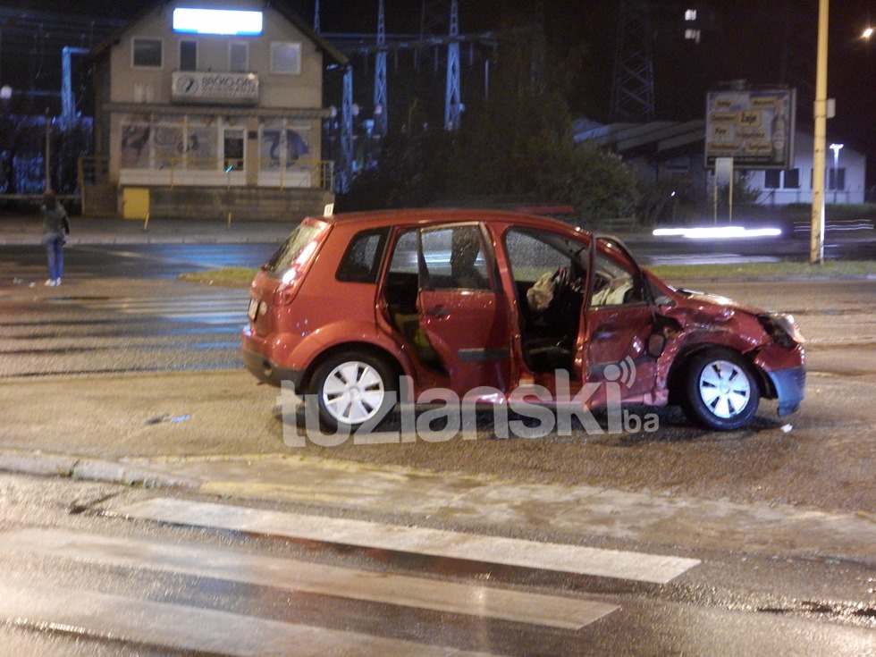 Epilog sinoćnje saobraćajne nezgode: Vozači lakše povrijeđeni dvoje malodobne djece teže