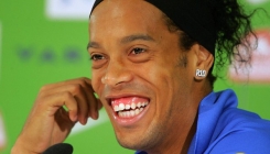 Ronaldinho pred bankrotom: Sud mu oduzeo luksuznu imovinu