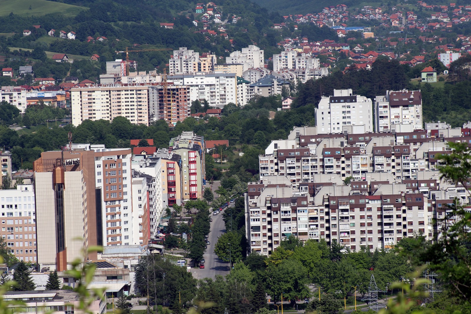 U BiH danas umjereno oblačno s kišom i pljuskovima