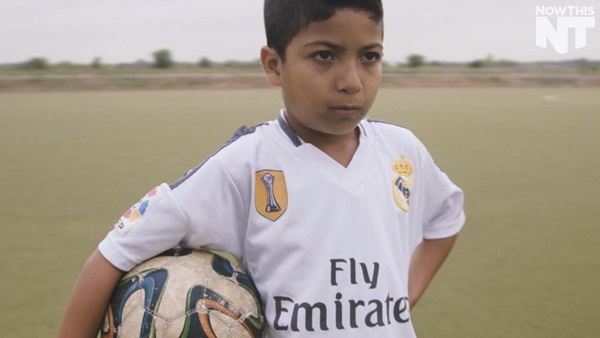 Dječak koji je napustio Siriju da bi postao fudbalska zvijezda (VIDEO)
