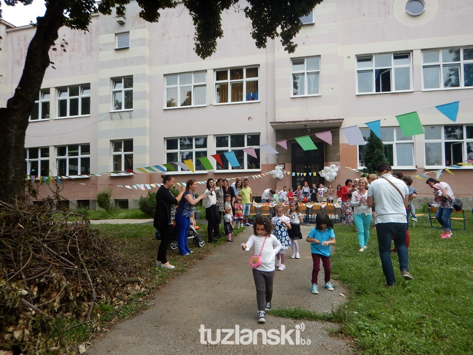 Tuzlanski mališani obilježavaju završetak predškolskog obrazovanja