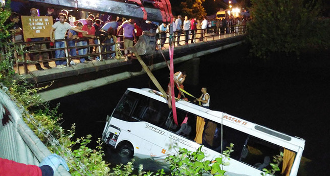 Turska: Autobus sa učenicima sletio u kanal, najmanje 14 poginulih