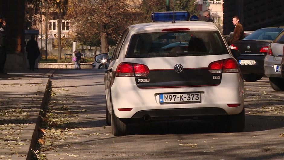 Sarajevo: Pokušali pregaziti policajce BMW-om, uzvraćeno pucnjavom