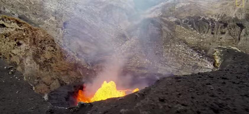 U srcu Vulkana: Letjelicama snimili opasni krater (VIDEO)