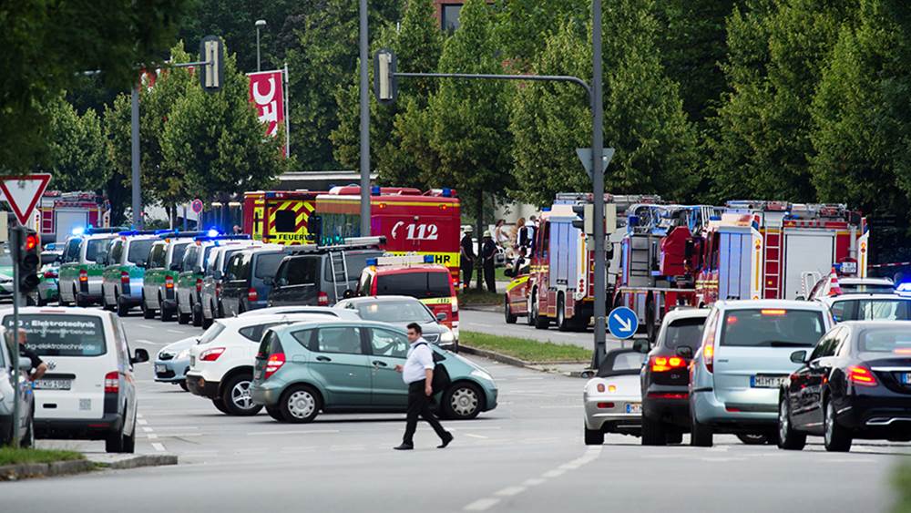 Minhenska policija: Napadač počinio samoubistvo