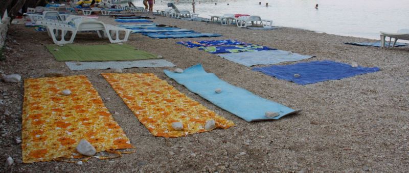 Borba protiv uzurpatora plaža u Hrvatskoj: Bijesni mještani dva puta zapalili sve peškire