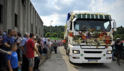 Tužna kolona su ostacima 127 ubijenih žrtava stigla danas u Potočare (FOTO)