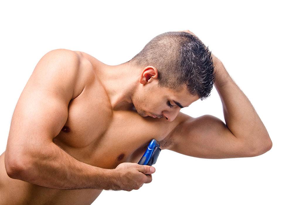 Zašto bi se muškarci trebali brijati ispod pazuha?