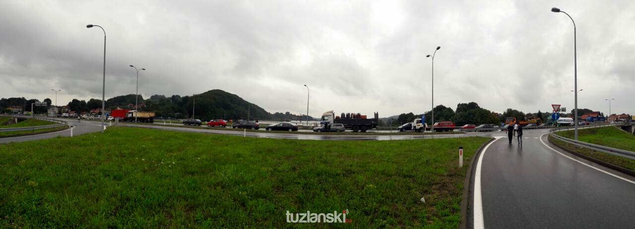 Odblokirana petlja Šićki Brod dok je 5 graničnih prelaza još uvijek pod blokadom boraca