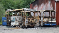 Dva autobusa izgorjela od udara groma