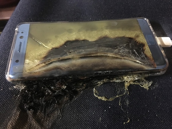 Samsung će izgubiti milijardu dolara zbog problema s Note 7 (VIDEO)