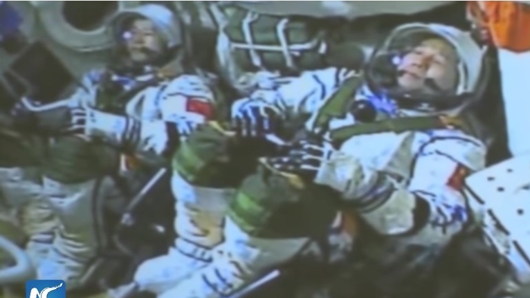 Kineski astronauti na najdužem putu u svemiru do sada (VIDEO)