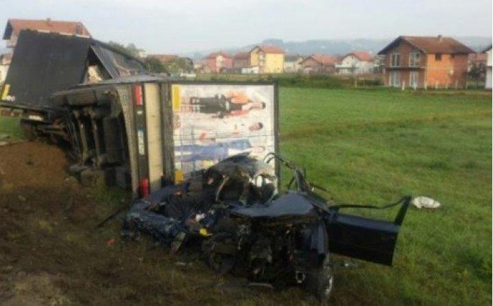 Vozač poginuo: Podletio pod kamion na putu Doboj-Teslić