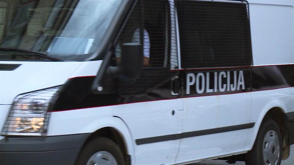 Travnik: Policija traga za vozačem kombija koji je mamio djecu da uđu u vozilo