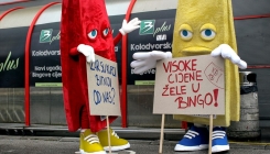 Visoke cijene protestovale ispred Binga (FOTO)