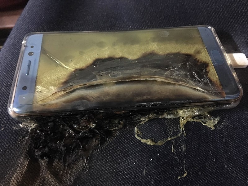 SAD: Zabranjeno unošenje Galaxy Note 7 u avione na letovima unutar i van zemlje