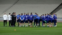 Kasnio trening BiH u Atini: Kolašinac dočekan aplauzom, Bajević "savjetovao" Baždarevića (FOTO)