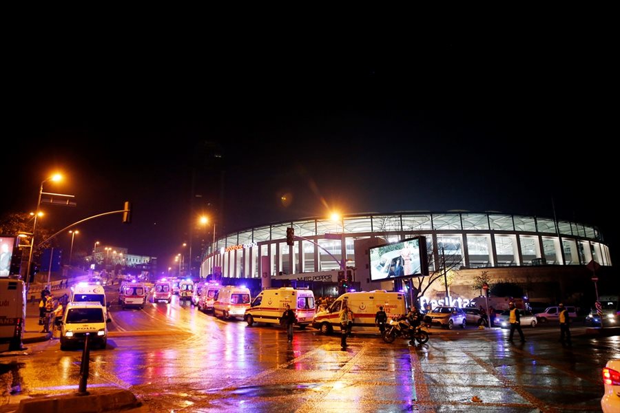 Istanbul: U napadu automobilom bombom ranjeno blizu 20 policajaca