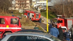 Tuzla: Požar na pomoćnom objektu, nema povrijeđenih, šteta velika (FOTO)