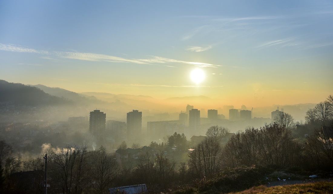 U većem dijelu zemlje jutros je sunčano, za područje Tuze na snazi meteoalarm