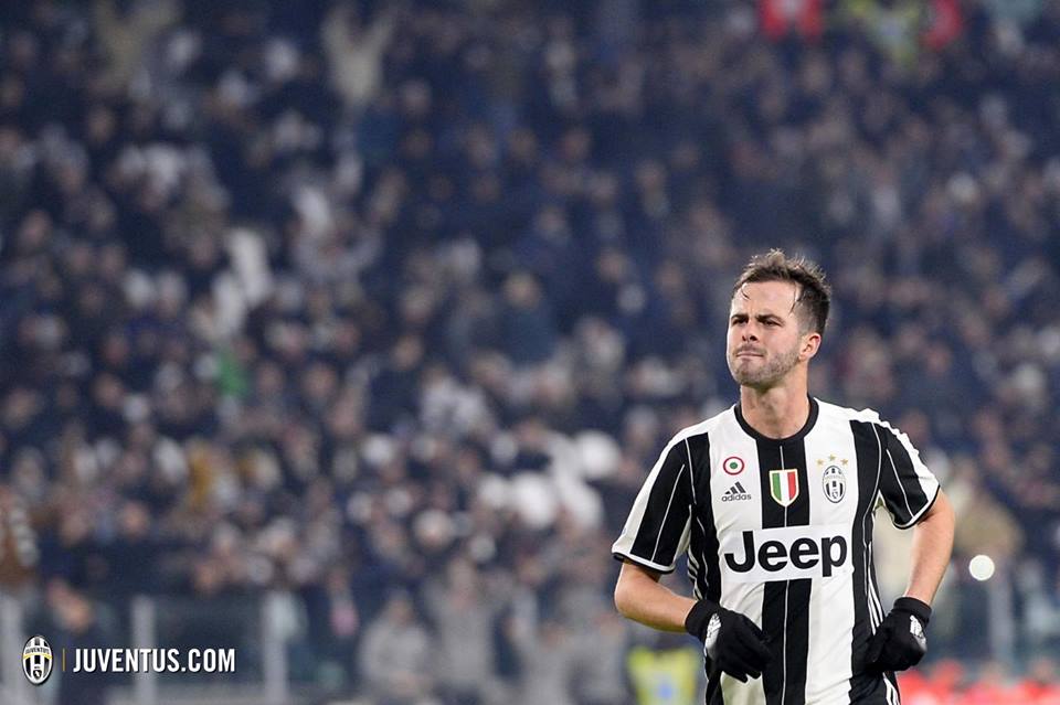 Miralem Pjanić u najboljem timu Serije ”A” 2016. godine