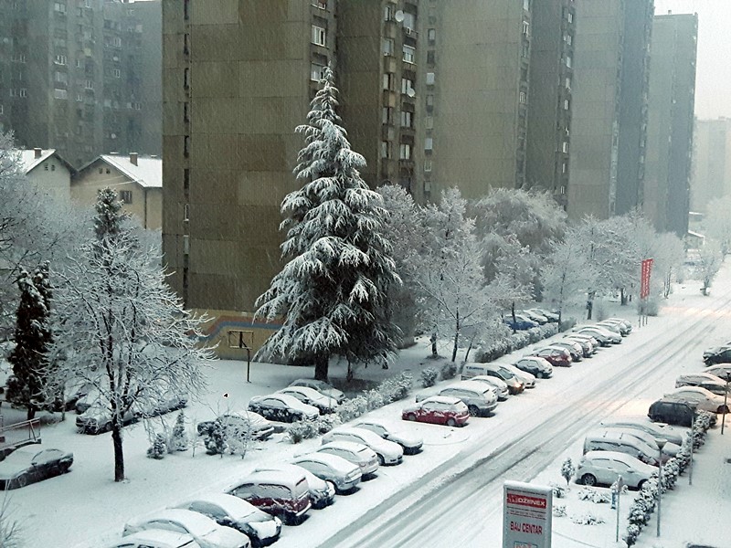 Visina novog snijega u toku 24 sata oko 10 cm, na planinama i do 20 cm