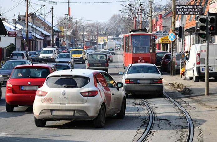 Na automobil stavio poruku koju su svi poštovali