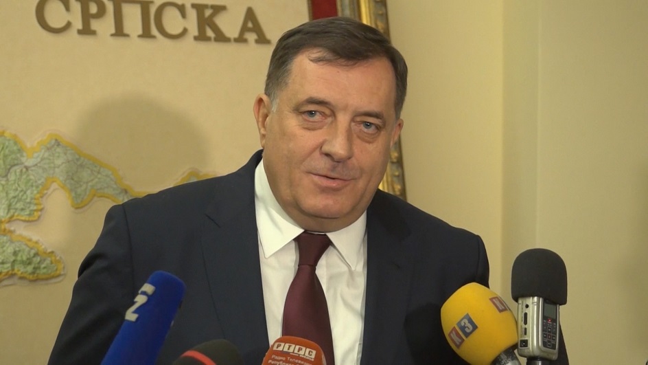 Kiti se tuđim perjem: Dodik novcem bh. građana častio sportiste Srbije