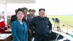 Intrigiraju javnost: Ko je misteriozna žena Kim Jong Una?