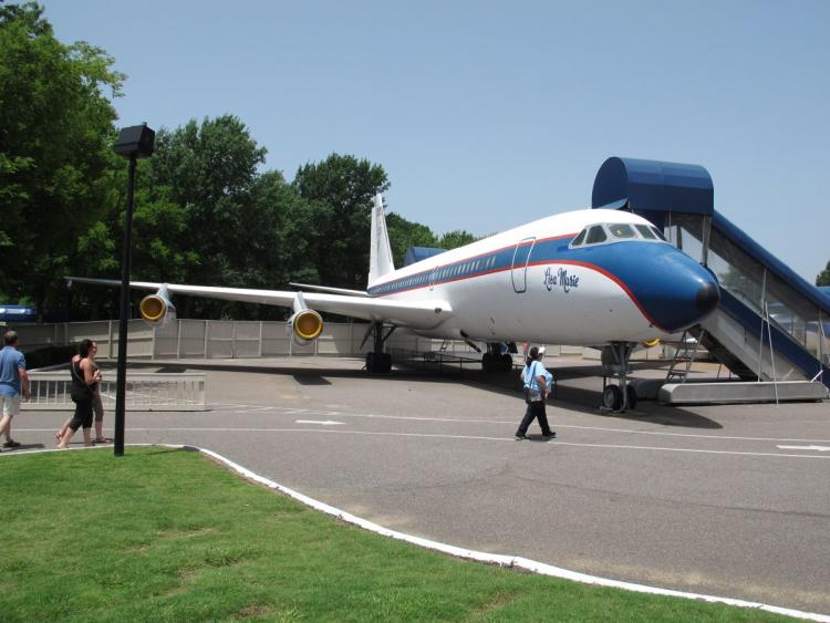 Privatni avion Elvisa Presleyja na aukciji