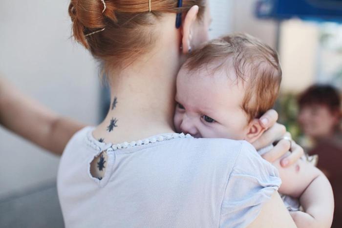 Nošenje beba razvija njihov sistem za ravnotežu