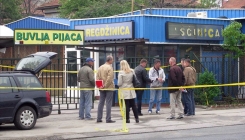 Očajni vlasnici štandova na zgarištu pijace u Tuzli: U požaru mi je sve izgorjelo, ne znam kako ću dalje (FOTO)