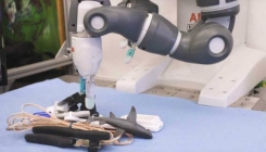 Robot skoro nepogrešivo podiže i premješta sve predmete (VIDEO)