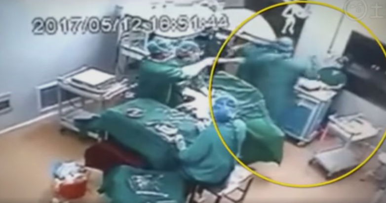 Doktor se potukao sa sestrom usred operacijske sale (VIDEO)