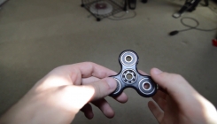 Upozorenje roditeljima čija se djeca Fidget Spinnerima