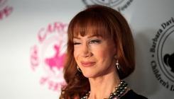 CNN otpustio Kathy Griffin zbog fotografije sa Trumpom